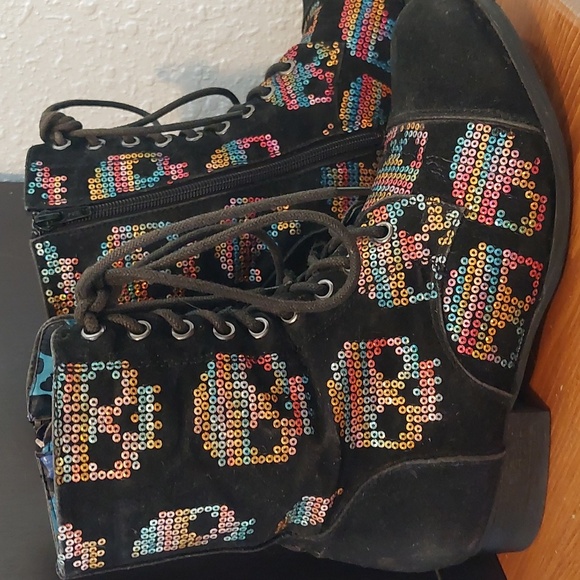 Iron Fist Sugar Skull Boots - Picture 2 of 8